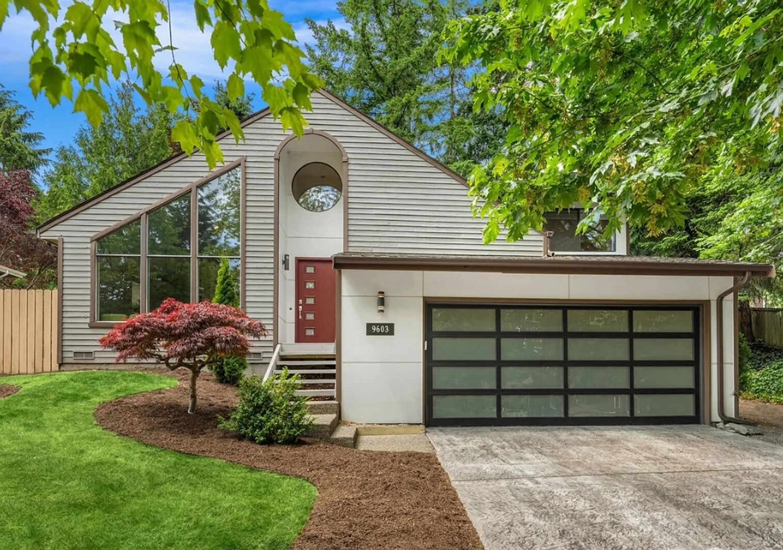 Beautifully Updated 4-Bedroom Home in Kirkland's Highlands Neighborhood! — Photo 1