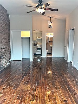 3rd image of 52 W 87th St APT 4A