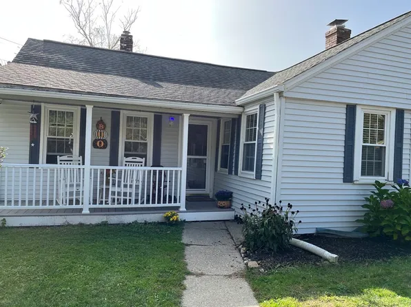 33 Singletary Ave, Sutton, MA 01590