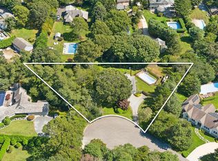 6 Wintergreen Ln, Westhampton, NY 11977