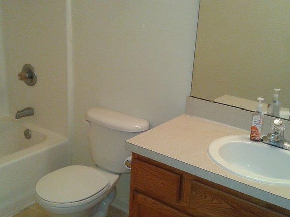 3rd image of 892 Southern Creek Dr