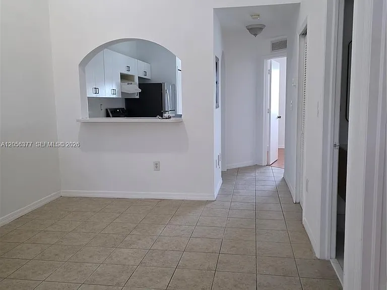 3415 NE 9th Dr #202 — Photo 4