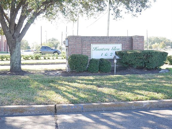 2nd image of 1306 Twining Oaks Ln
