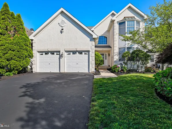 407 Laurel Creek Blvd, Moorestown, NJ 08057