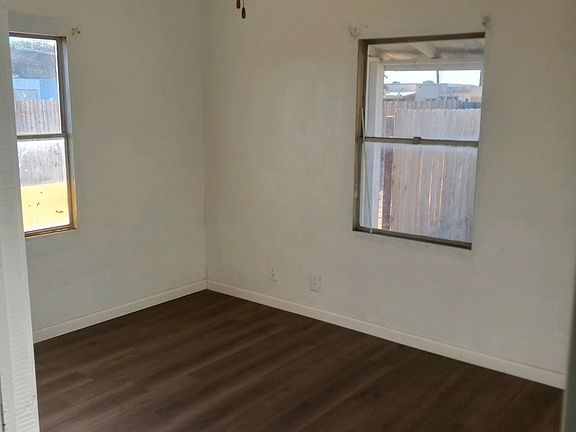 4th image of 548 W Seagoe Ave Unit 1