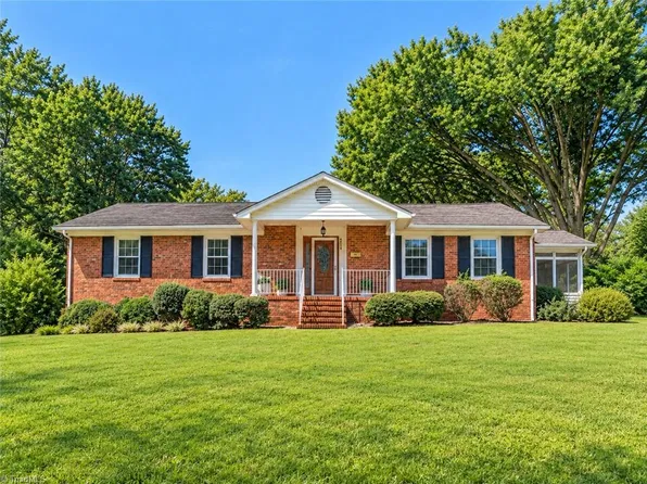 2910 Hope Valley Rd, Winston Salem, NC 27106