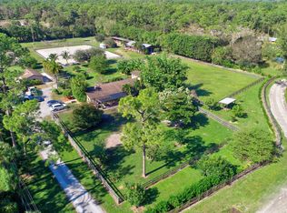 851 Hyde Park Rd, Loxahatchee, FL 33470