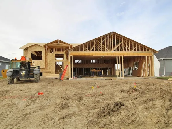 2709 21st St NW, Minot, ND 58703