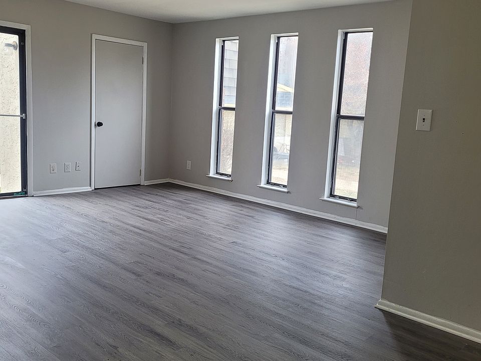 1st image of 220 Cookstown New Egypt Rd #1