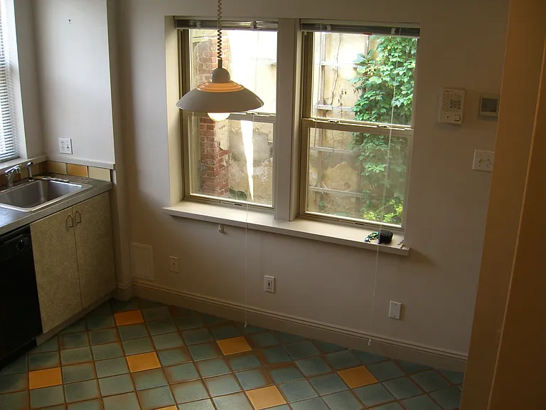 628 S 21st St #B — Photo 5