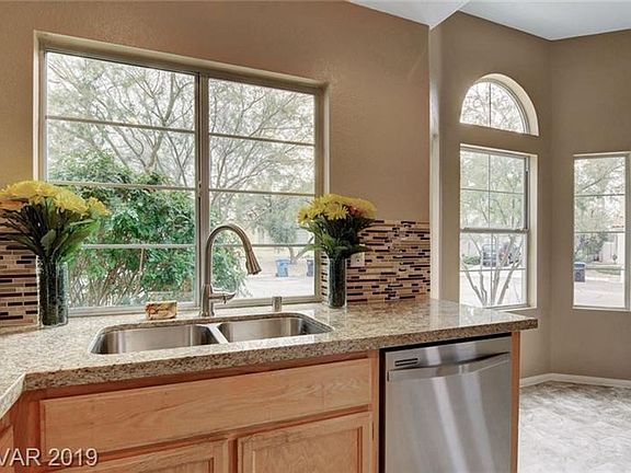 2nd image of 2647 Ridgewater Cir