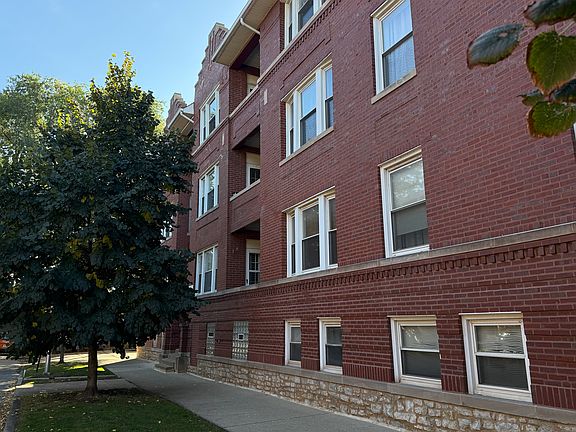 Approaching the main entrance on Lakewood.