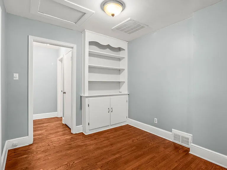 5038 Pinewood Dr — Photo 10