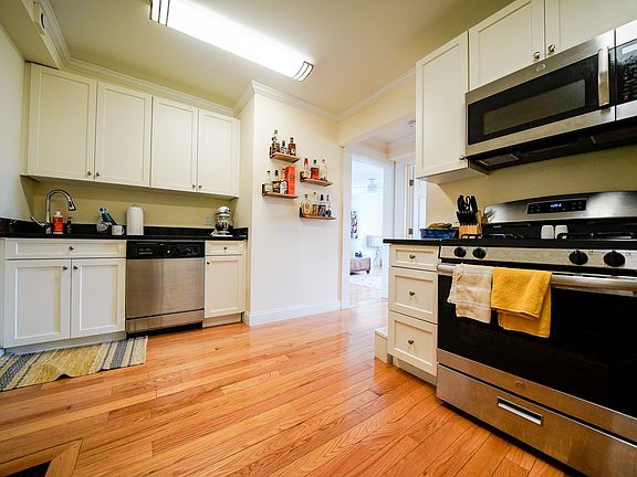 3rd image of 217 Commonwealth Ave #30