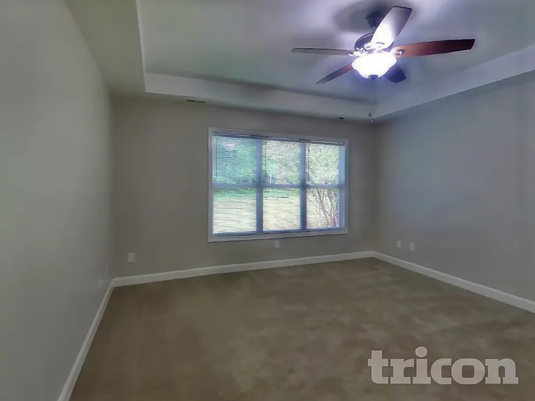 4407 Gladwood Ln — Photo 8