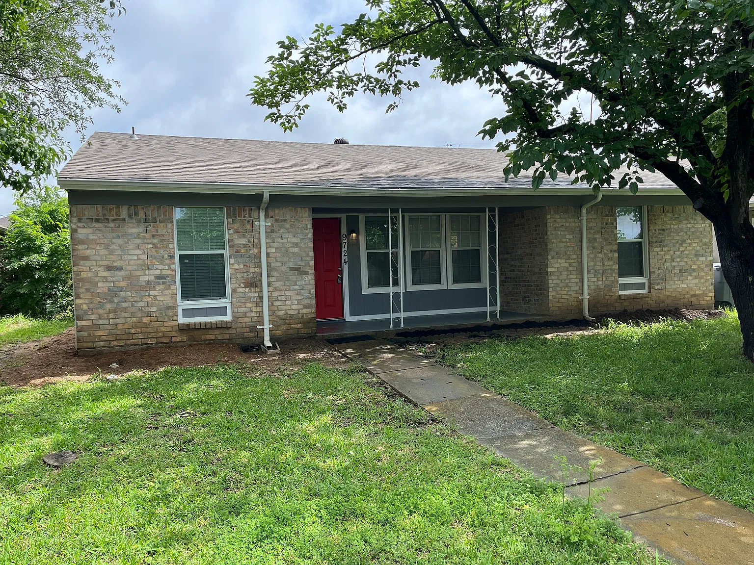 4 bed, 1810 sqft, $2,000 — Photo 2