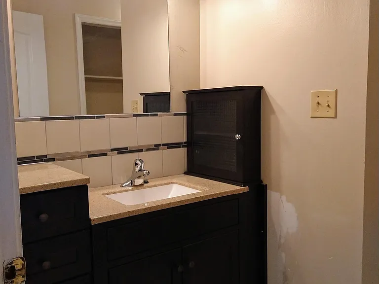 147 Amanda Ct — Photo 8