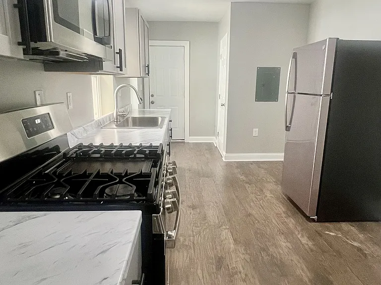 2513 Francis St #1 — Photo 15