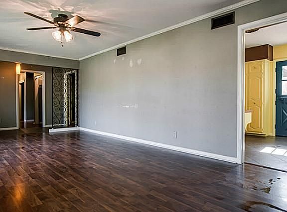 4th image of 725 Greenleaf Dr