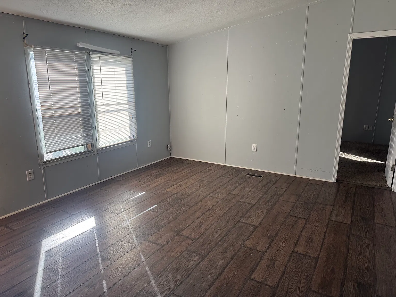403 12th St SE - 403 12th St SE — Photo 3