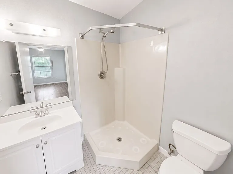 10352-10358 Hemlock St — Photo 8