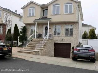 24 Samantha Ln, Staten Island, NY 10309