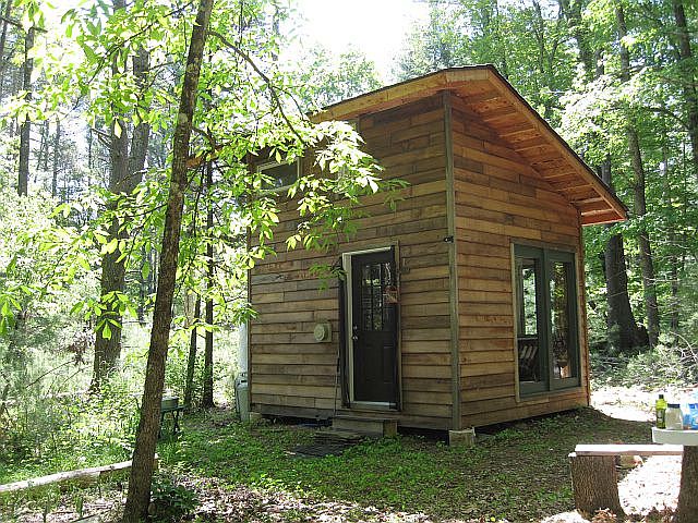 Woodsy Tiny Home 11 x 13"