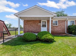 29130 E Brittany Ct, Roseville, MI