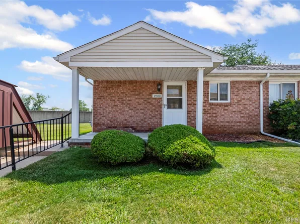 29130 E Brittany Ct, Roseville, MI 48066