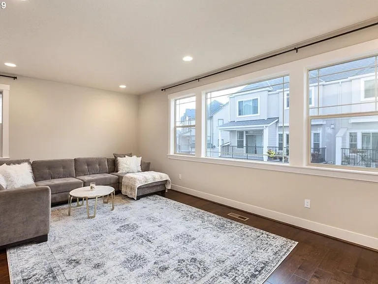 7023 NW Eleanor Ave — Photo 11