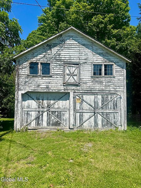 3rd image of 30 Gibson Road