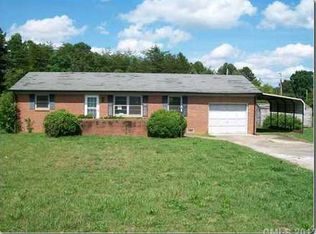 128 Iron Station Rd, Dallas, NC 28034