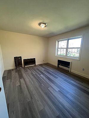 3rd image of 24 Stratford Ave #1B