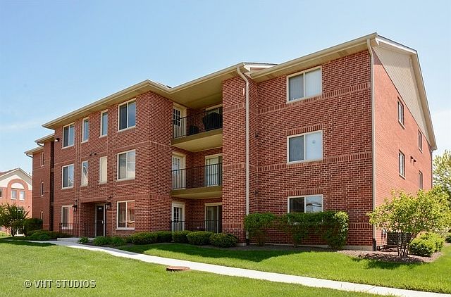 1st image of 6975 Heritage Cir #2-2D