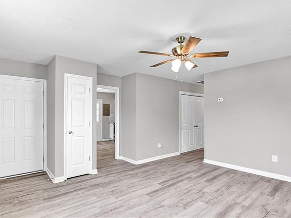 5th image of 3603 Calumet Pl