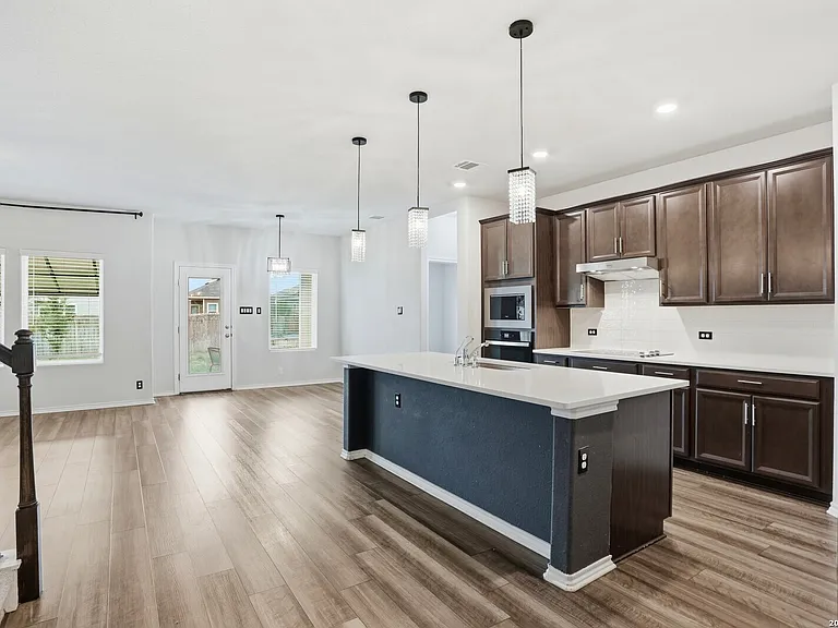 12611 Auriga — Photo 11