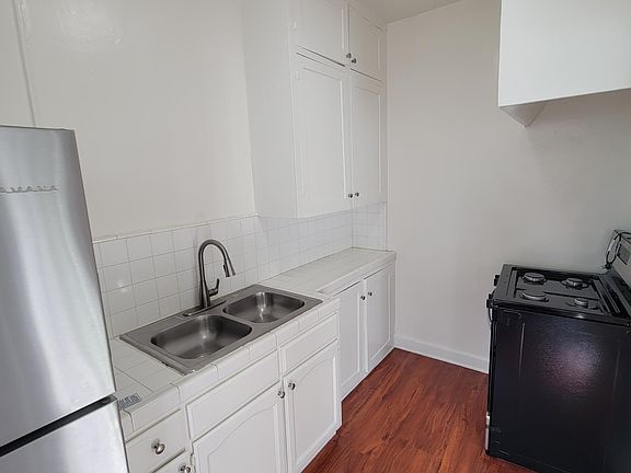 3rd image of 563 N Heliotrope Dr #108A