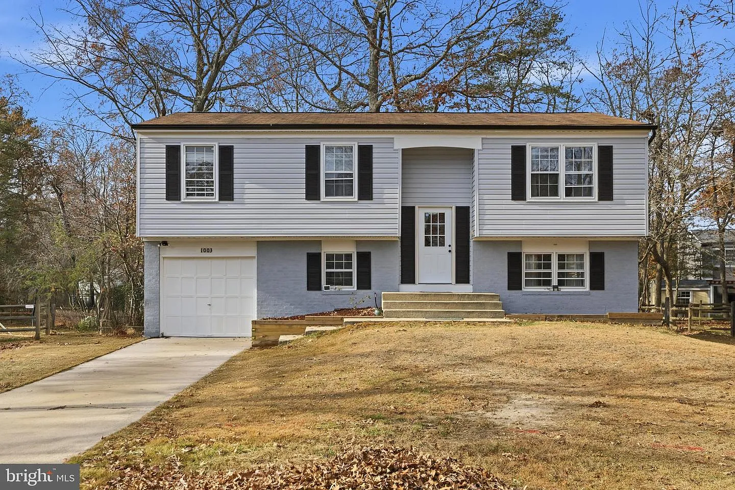 1003 Poston Dr photo 1