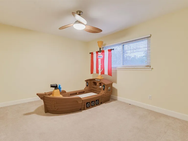 15203 Camelback Ct — Photo 24
