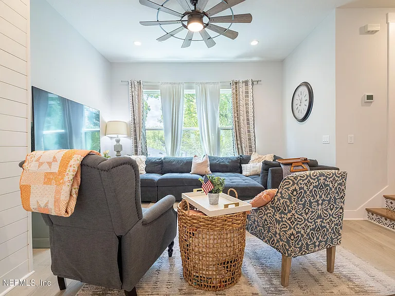 1624 Piazza Pl — Photo 15