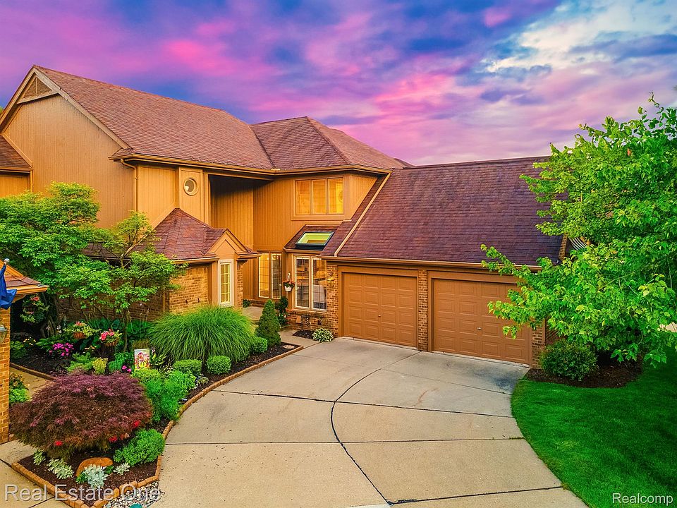 1st image of 13672 Eaton Dr #9