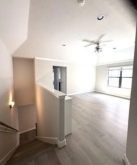 5018 Dickson St — Photo 17