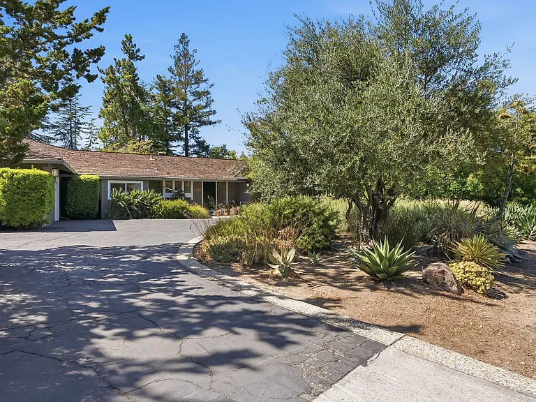 13565 Wendy Ln — Photo 4