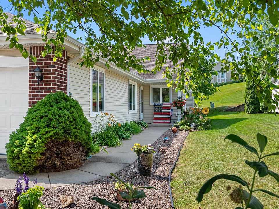 1st image of 923 Algoma DRIVE