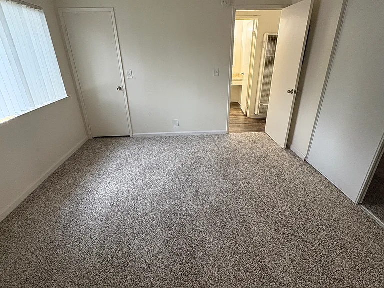 Sheraton Apartments — Photo 11