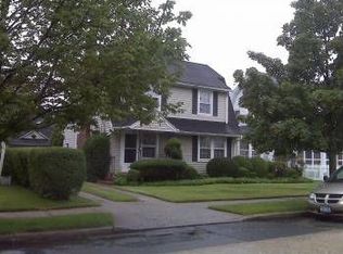 54 Malden Ave, Lynbrook, NY 11563