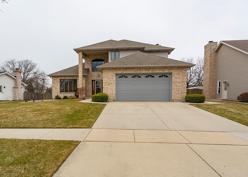 1st image of 902 Somerset Dr