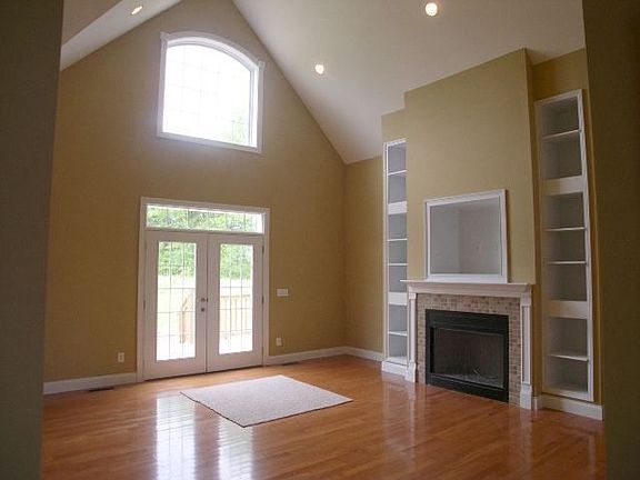 4th image of 2640 Sweetbay Cir