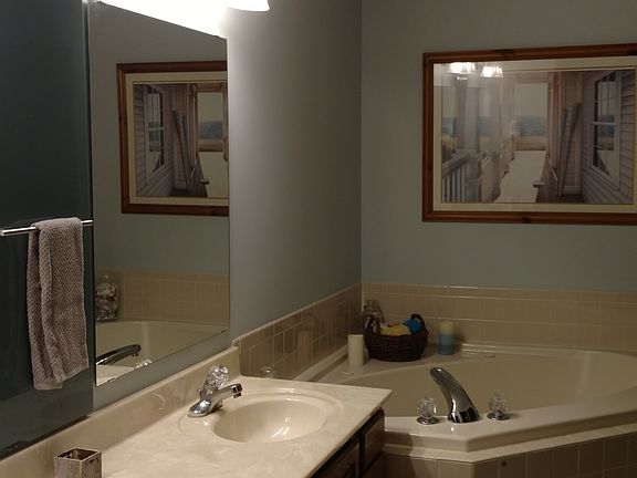 4th image of 7147 Fox Hollow Ct