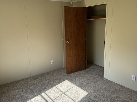 3rd image of 3307 Christie Rd